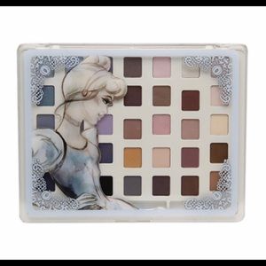 Cinderella “ready for the ball” eyeshadow palette